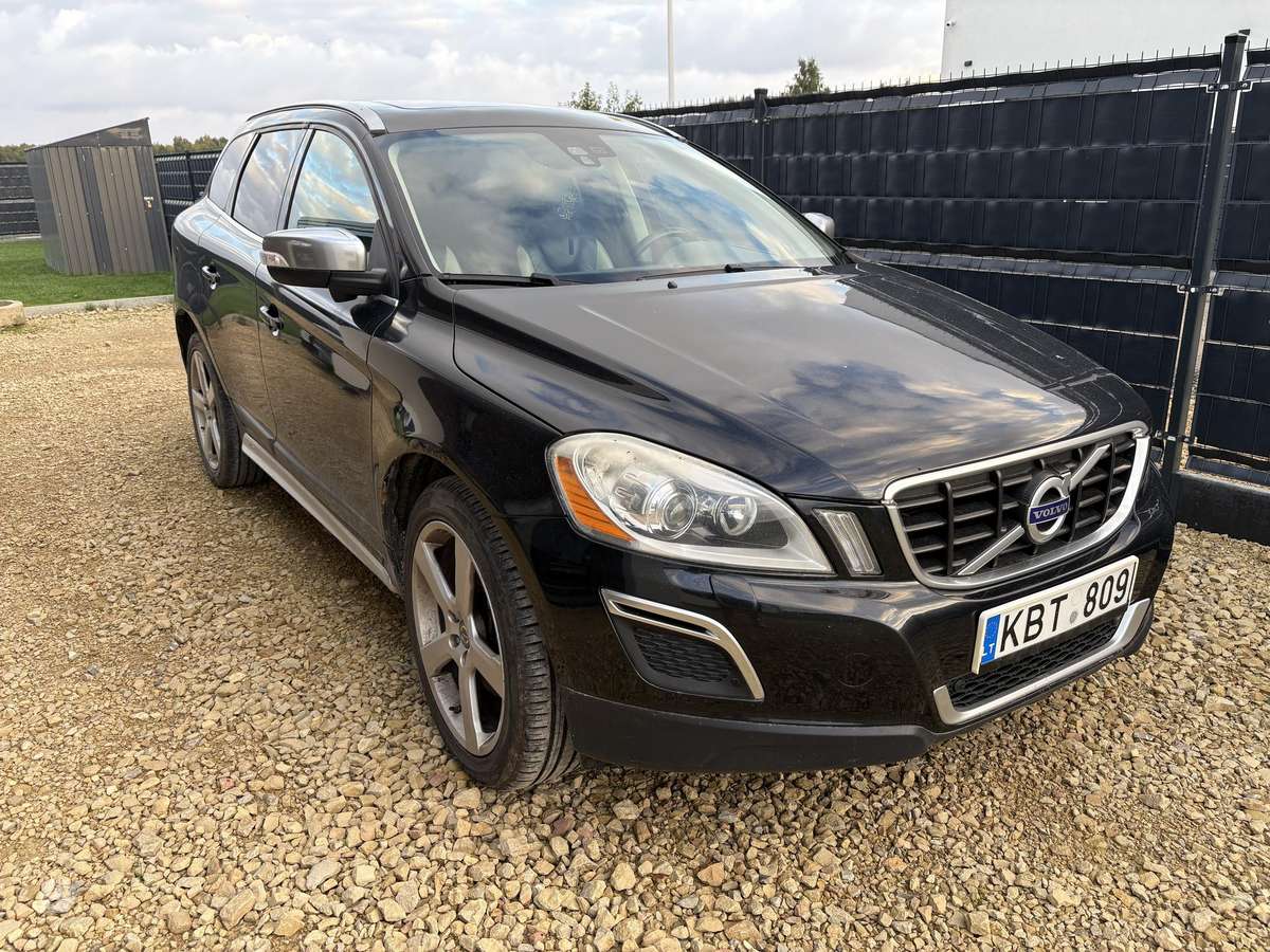 Volvo XC60, 3.2 l., off-road / crossover