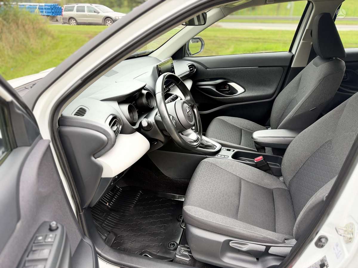 Toyota Yaris Cross - 12