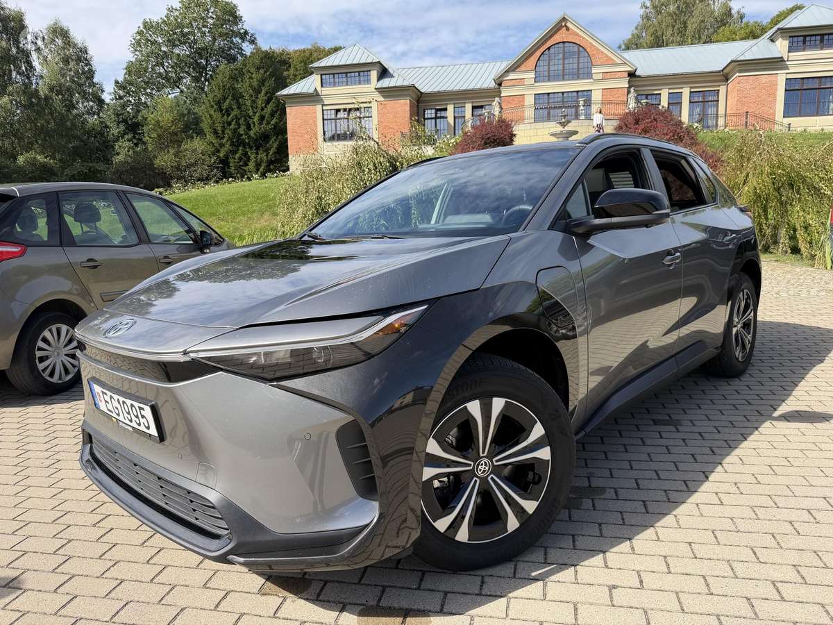 Toyota bZ4X - 1