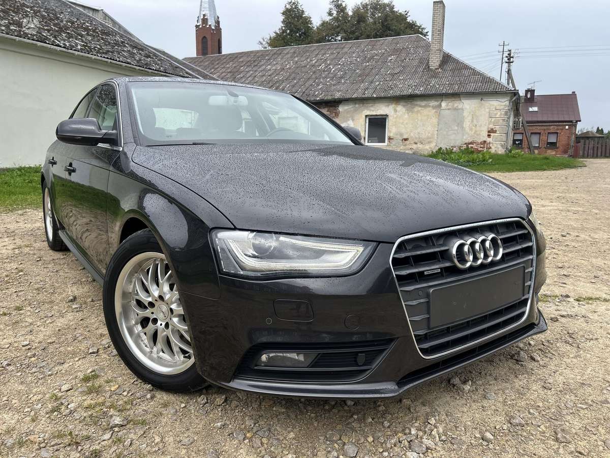 Audi A4, 2.0 l., Седан