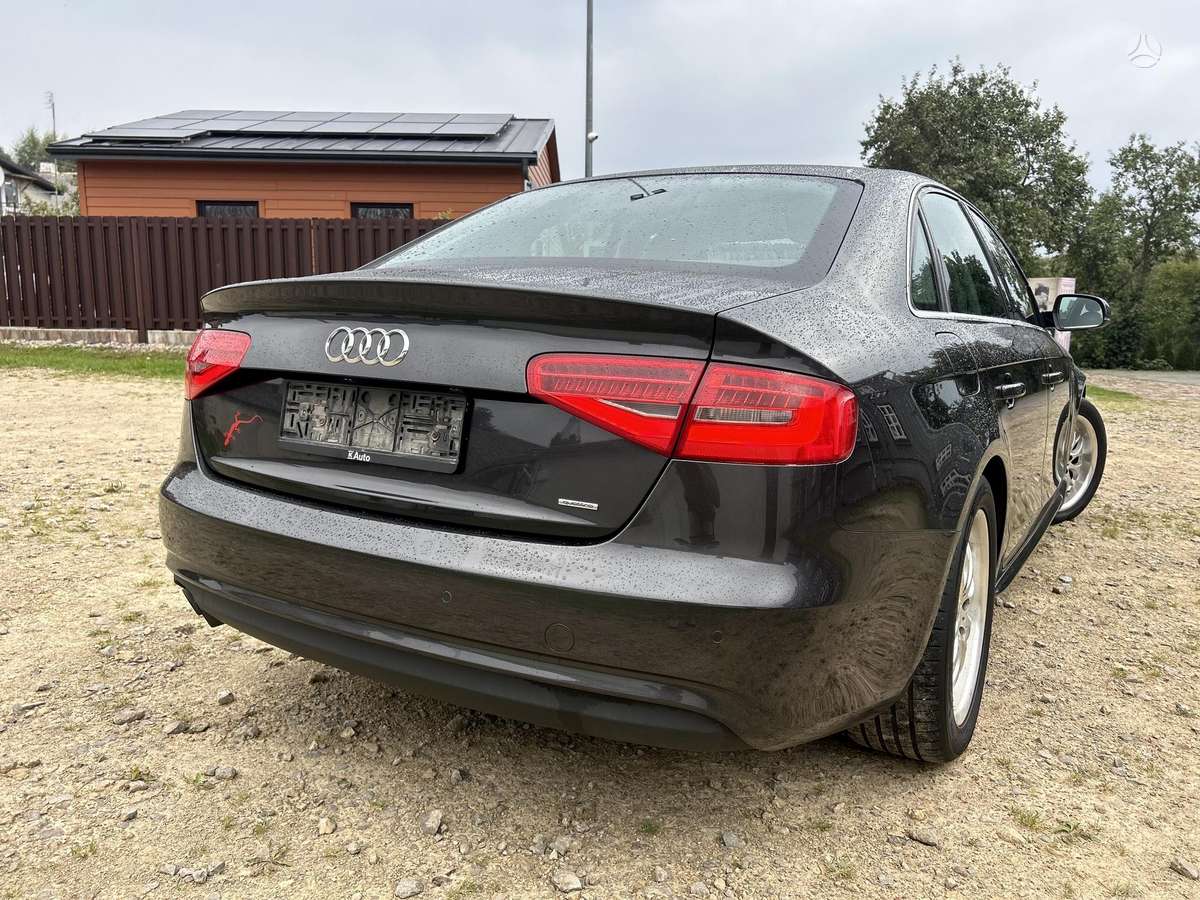 Audi A4, 2.0 l., Седан