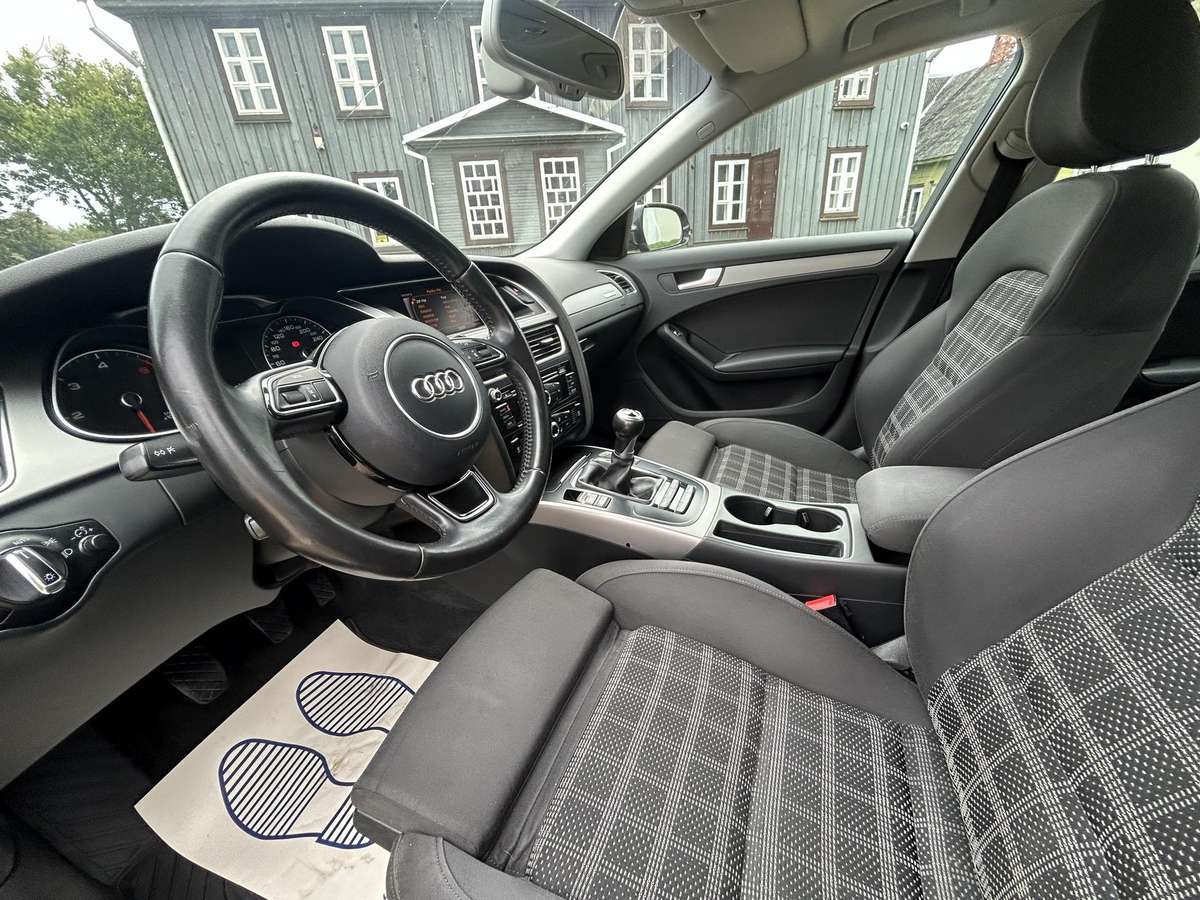 Audi A4, 2.0 l., Седан