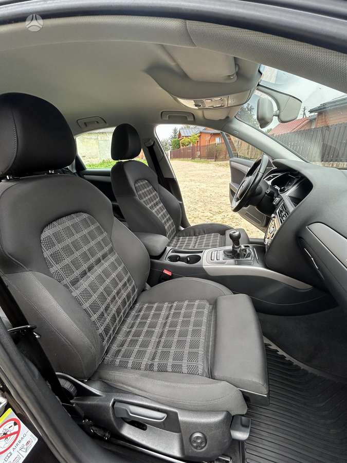 Audi A4, 2.0 l., Седан