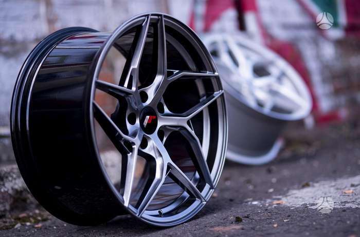 Japan Racing JR35 Hyper Black, light alloy, R19
