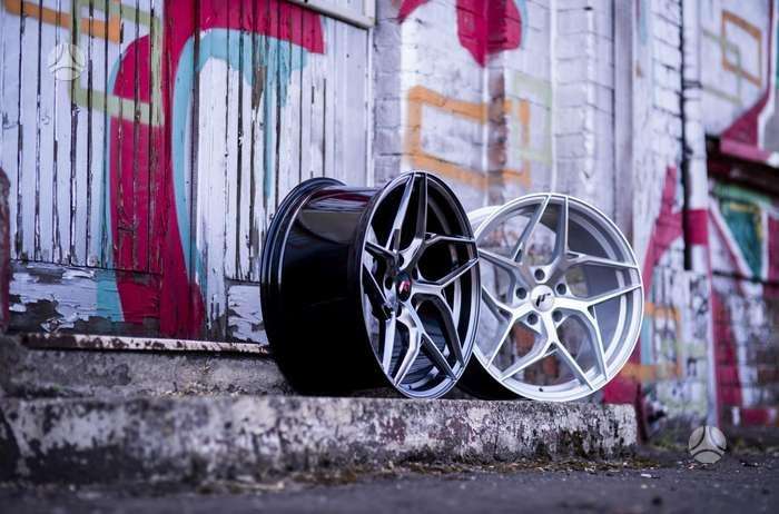 Japan Racing JR35 Hyper Black, light alloy, R19