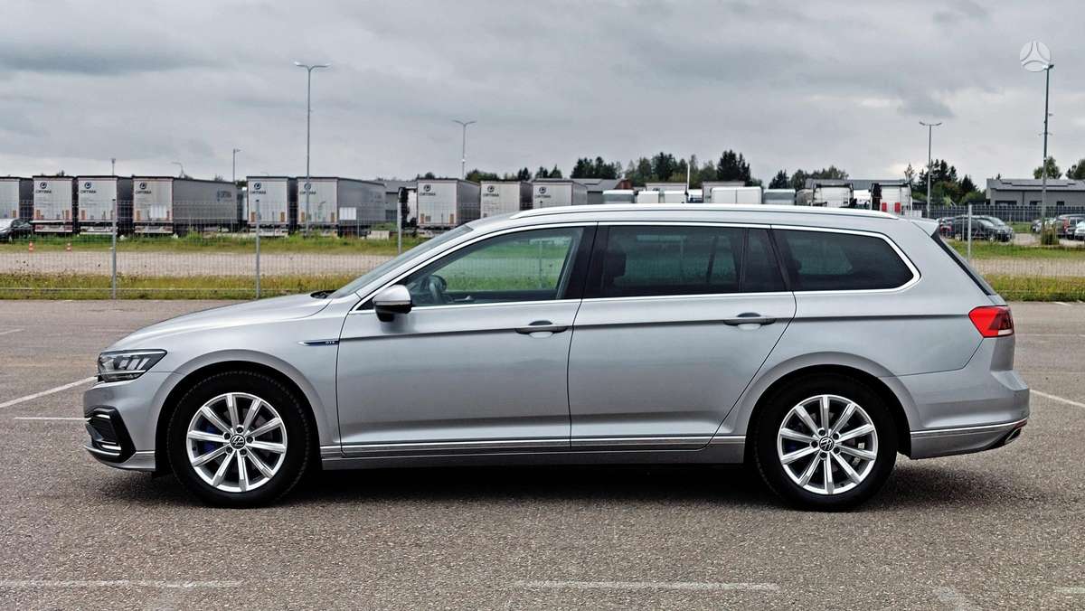 Volkswagen Passat - 9