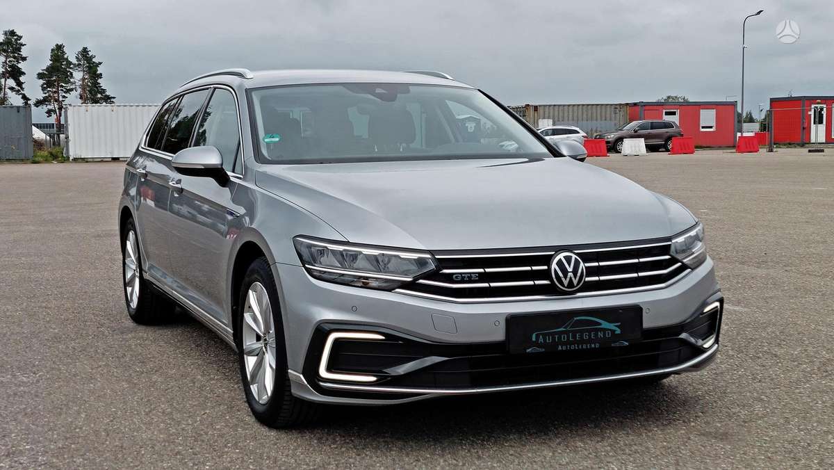 Volkswagen Passat - 2