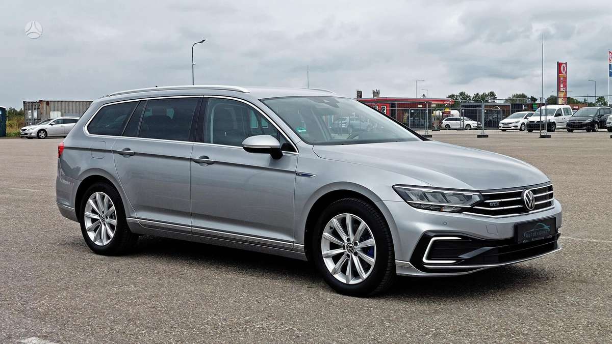 Volkswagen Passat - 11