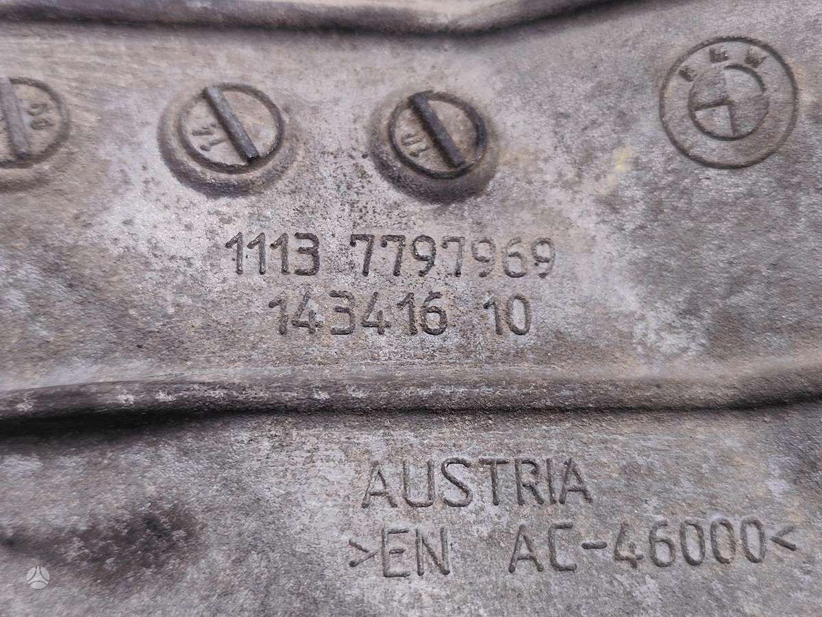 BMW 320, 7797969, масла