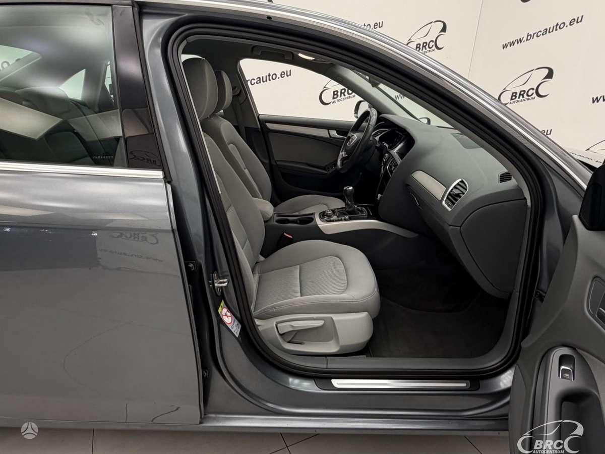 Audi A4, 2.0 l., Седан