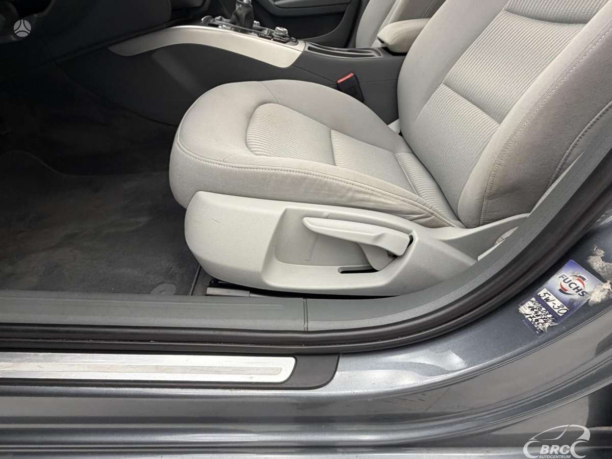 Audi A4, 2.0 l., Седан