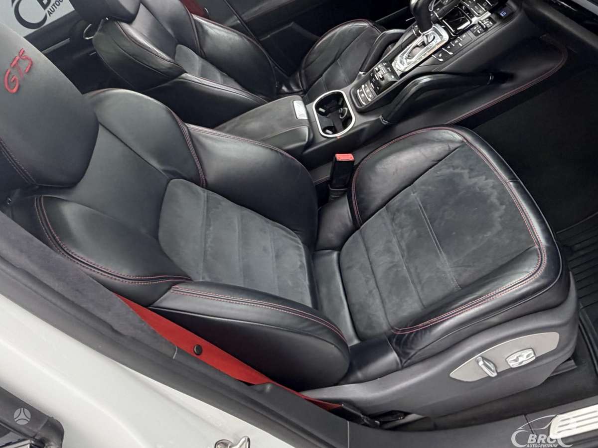 Porsche Cayenne - 6