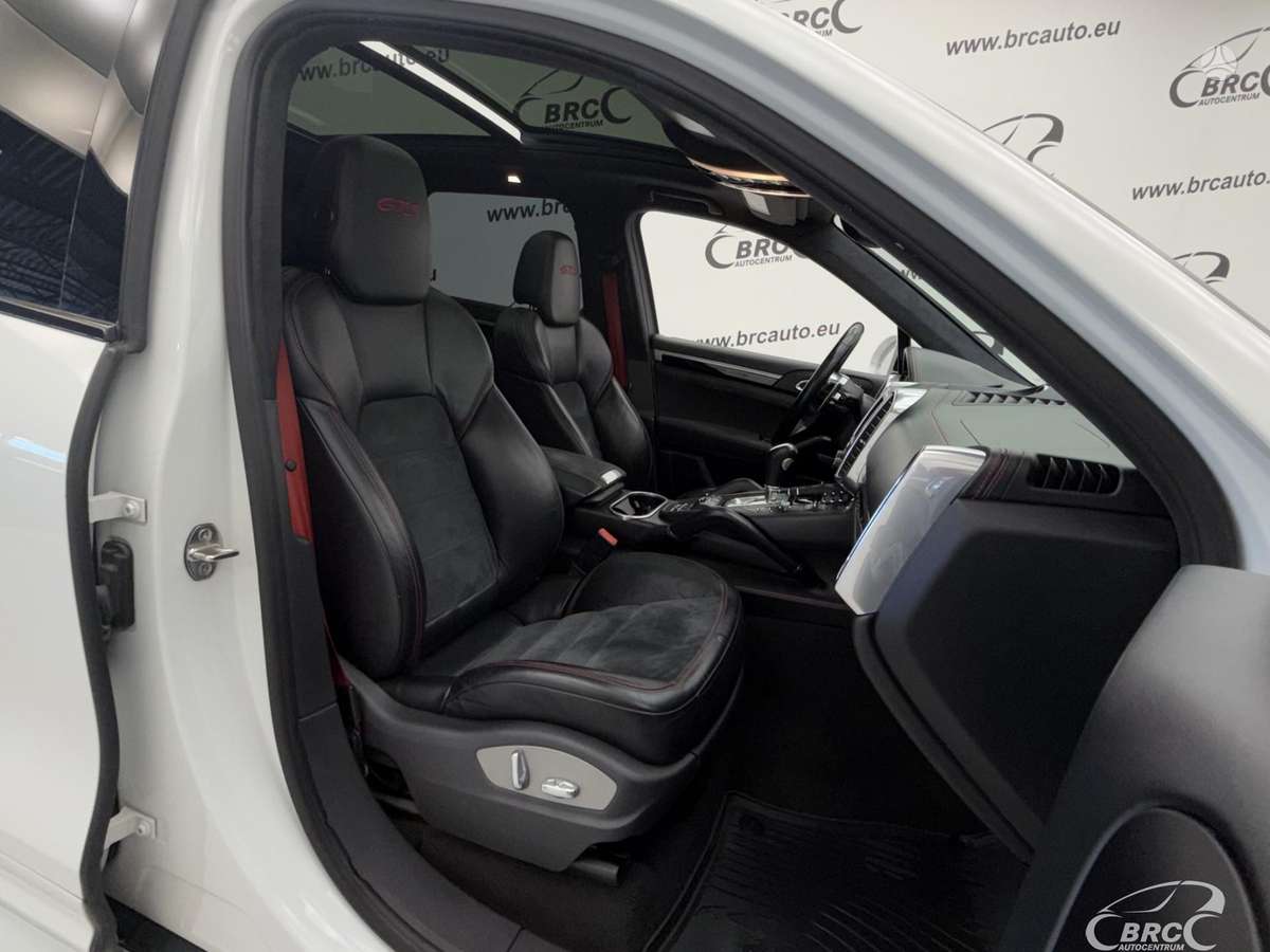 Porsche Cayenne - 8