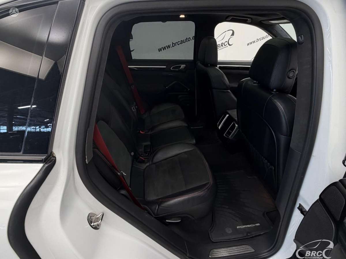 Porsche Cayenne - 12