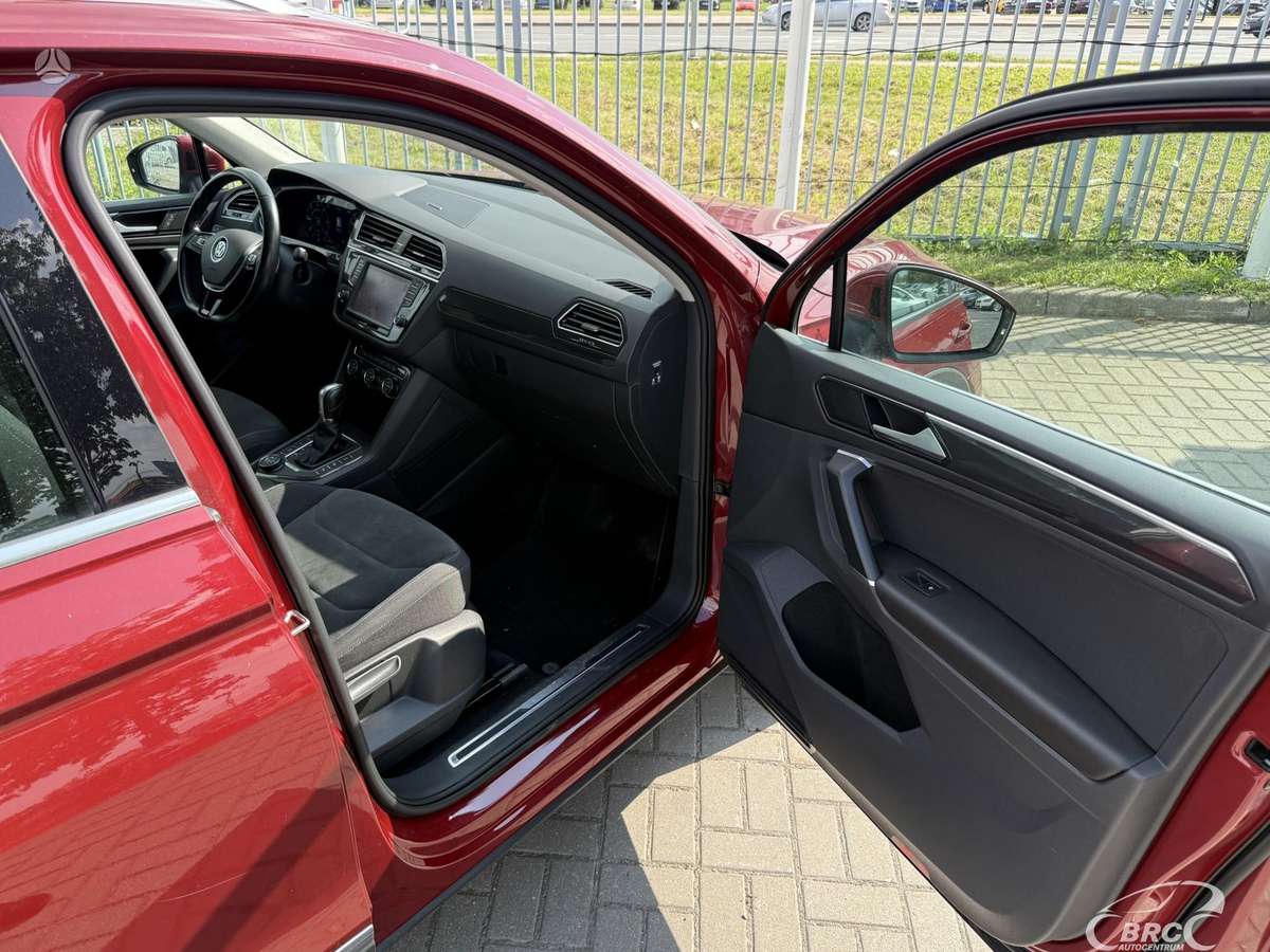 Volkswagen Tiguan - 4