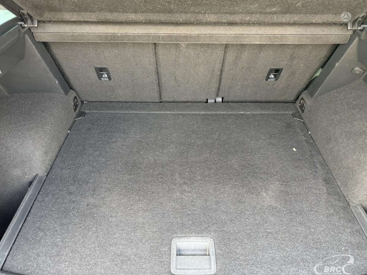 Volkswagen Tiguan - 8