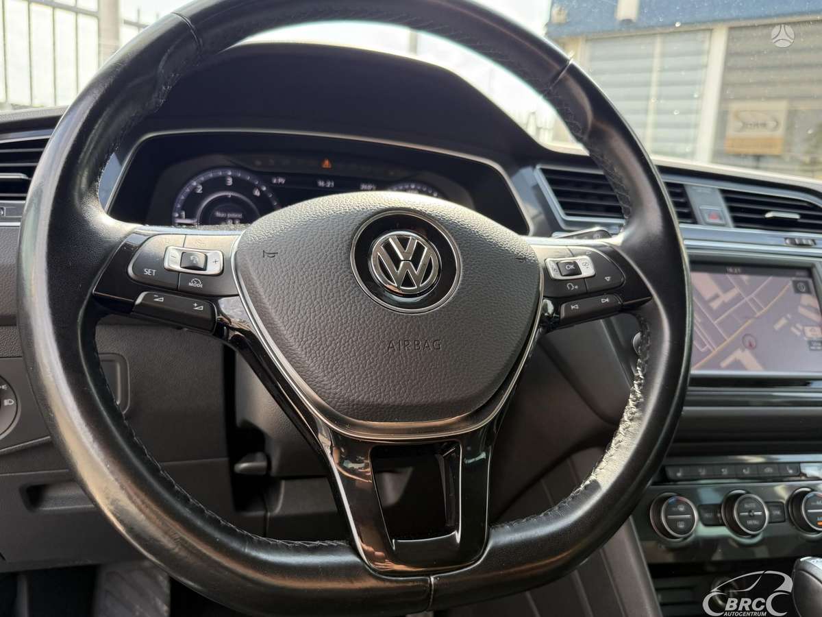 Volkswagen Tiguan - 11