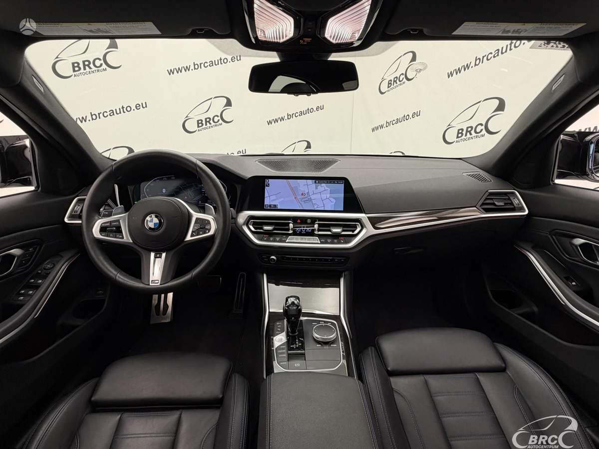 BMW 330, 2.0 l., Седан