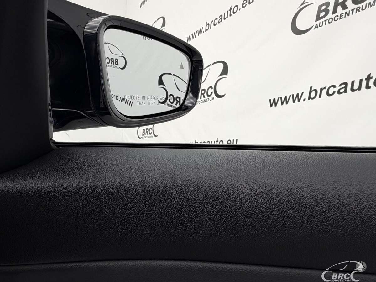 BMW 330, 2.0 l., Седан