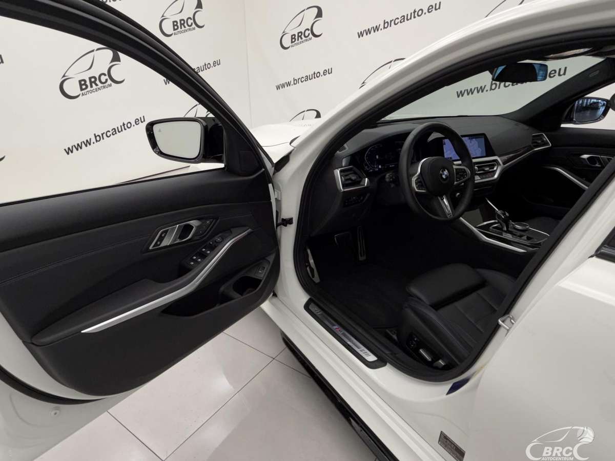 BMW 330, 2.0 l., Седан