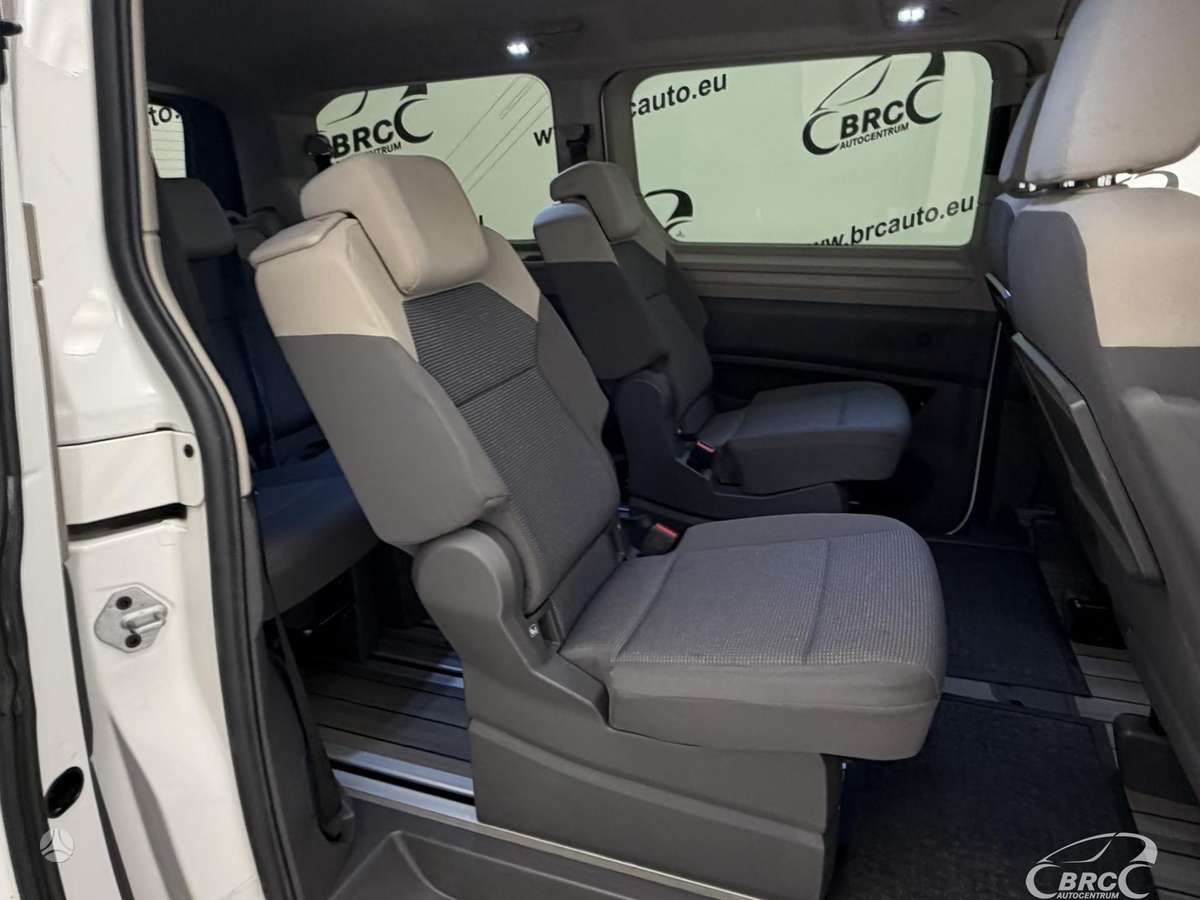 Volkswagen Multivan - 12