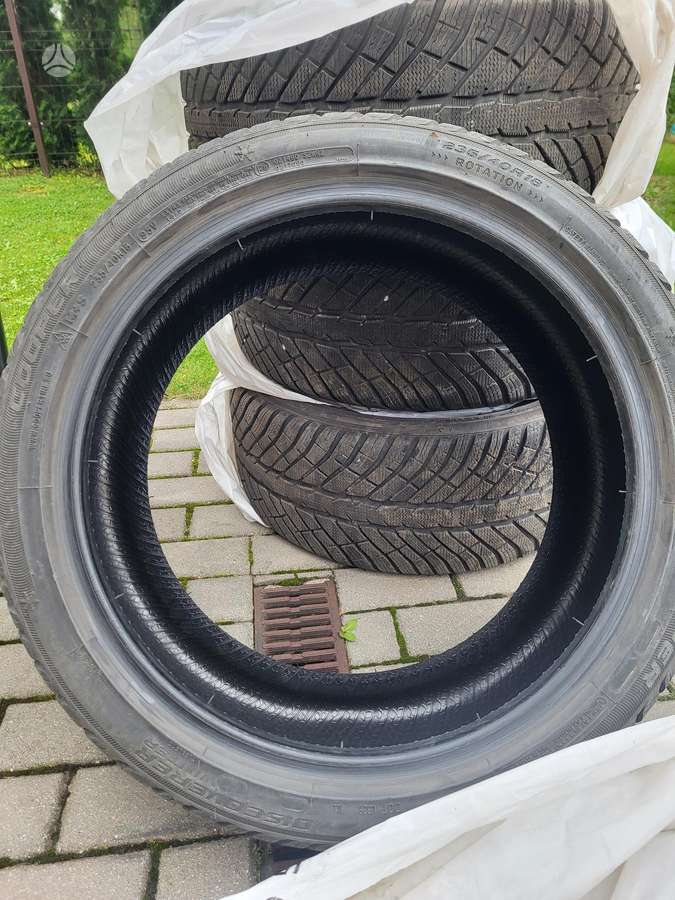 Cooper, ziemas 235/40 R18