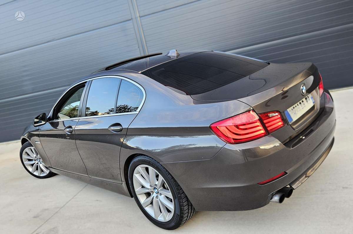 BMW 520, 2.0 l., Седан