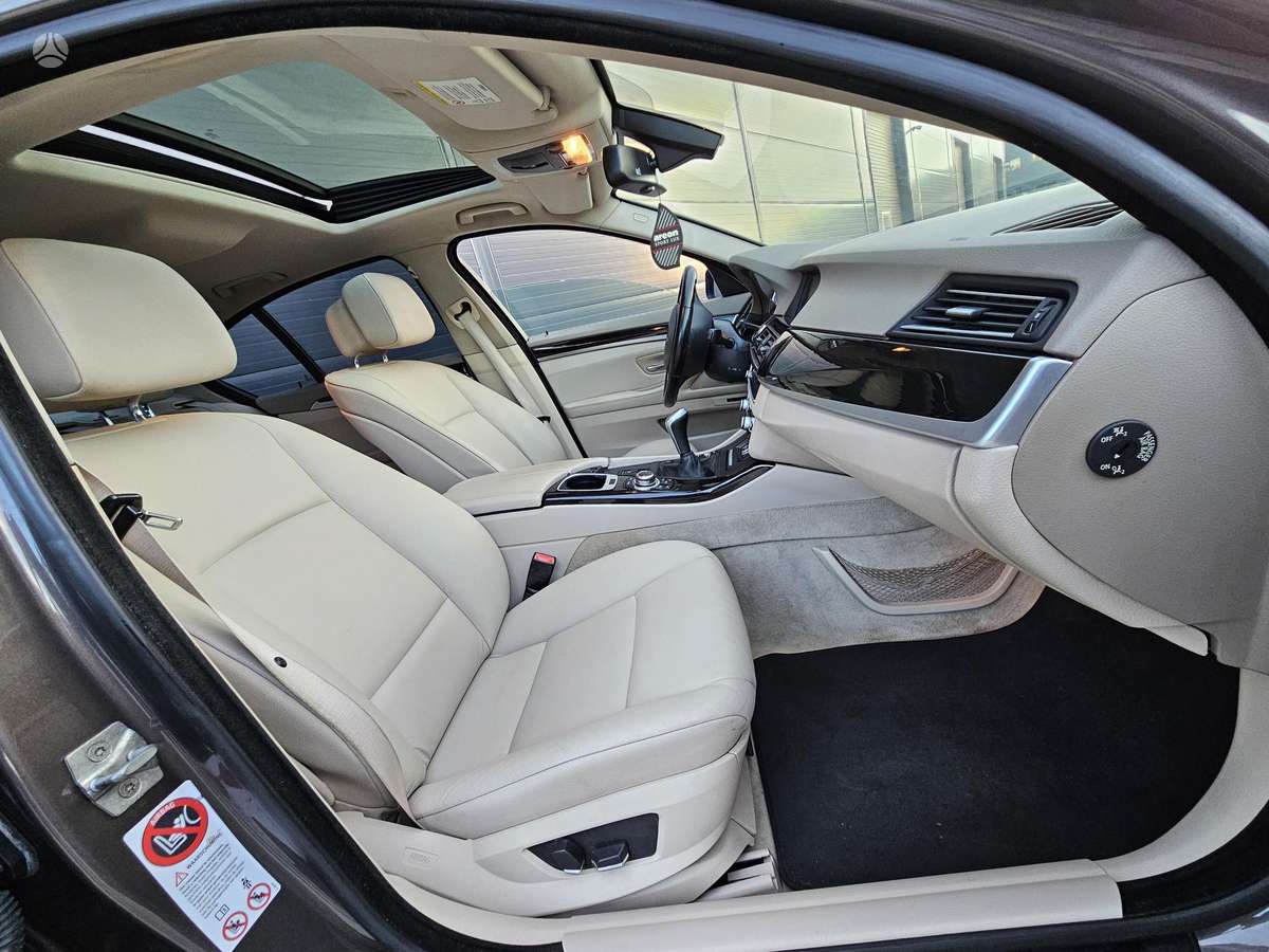 BMW 520, 2.0 l., Седан