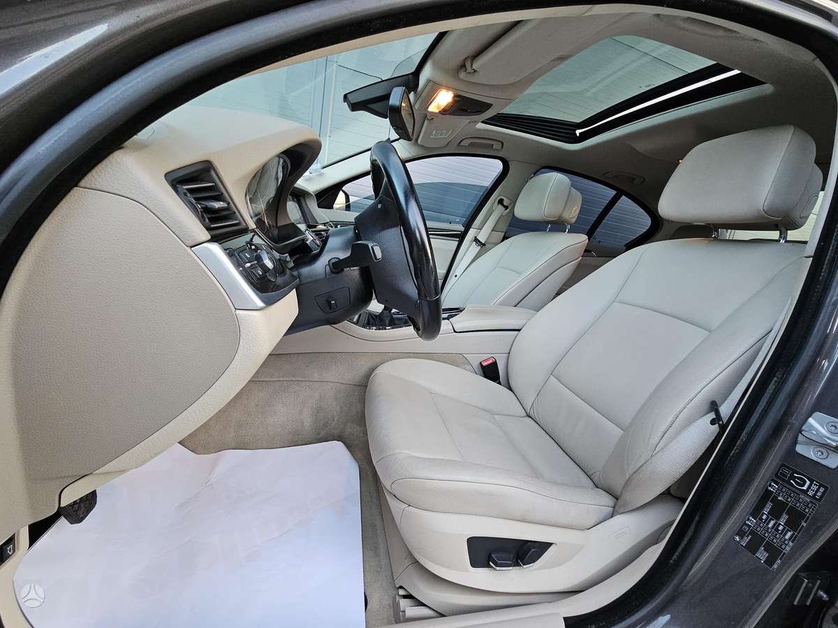 BMW 520, 2.0 l., Седан