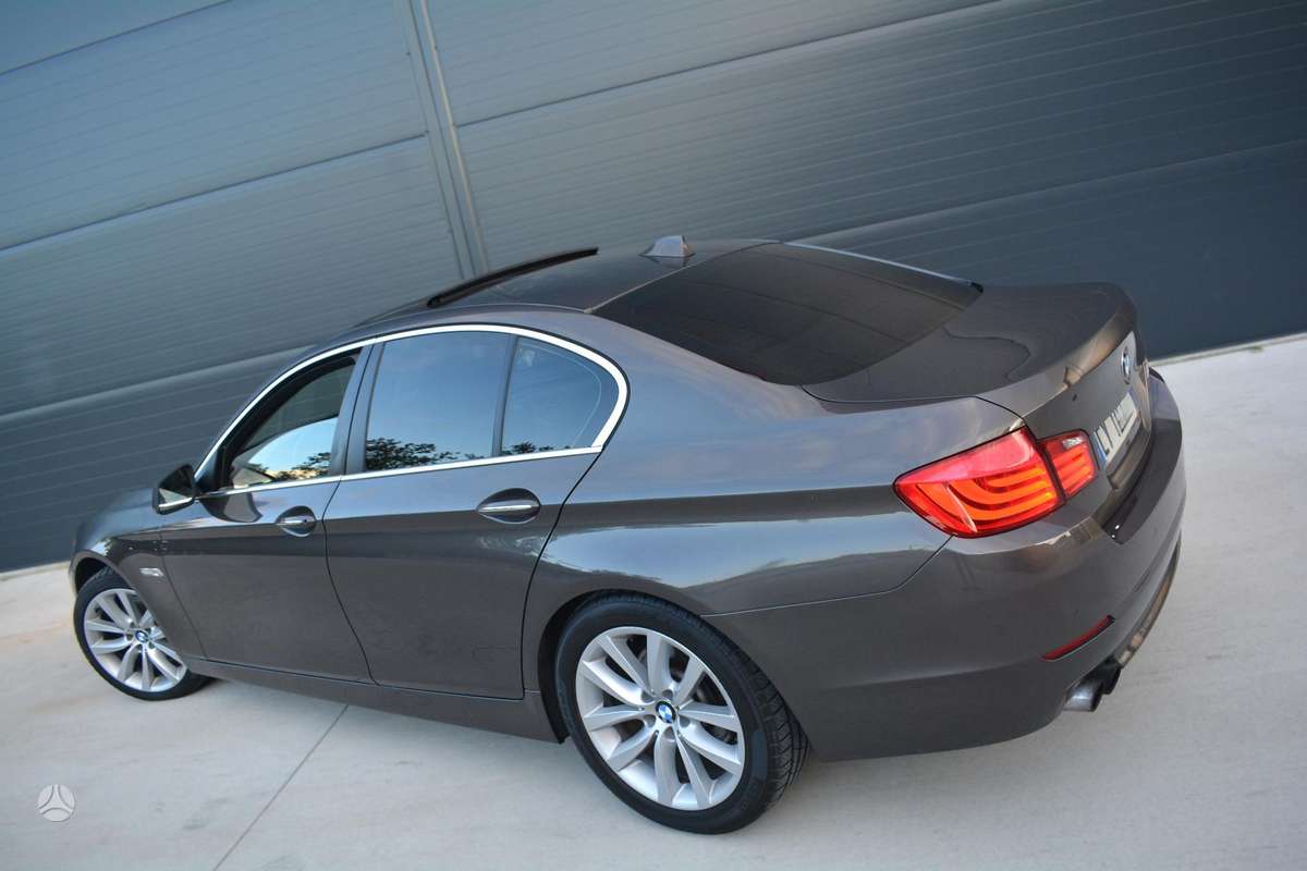 BMW 520, 2.0 l., Седан