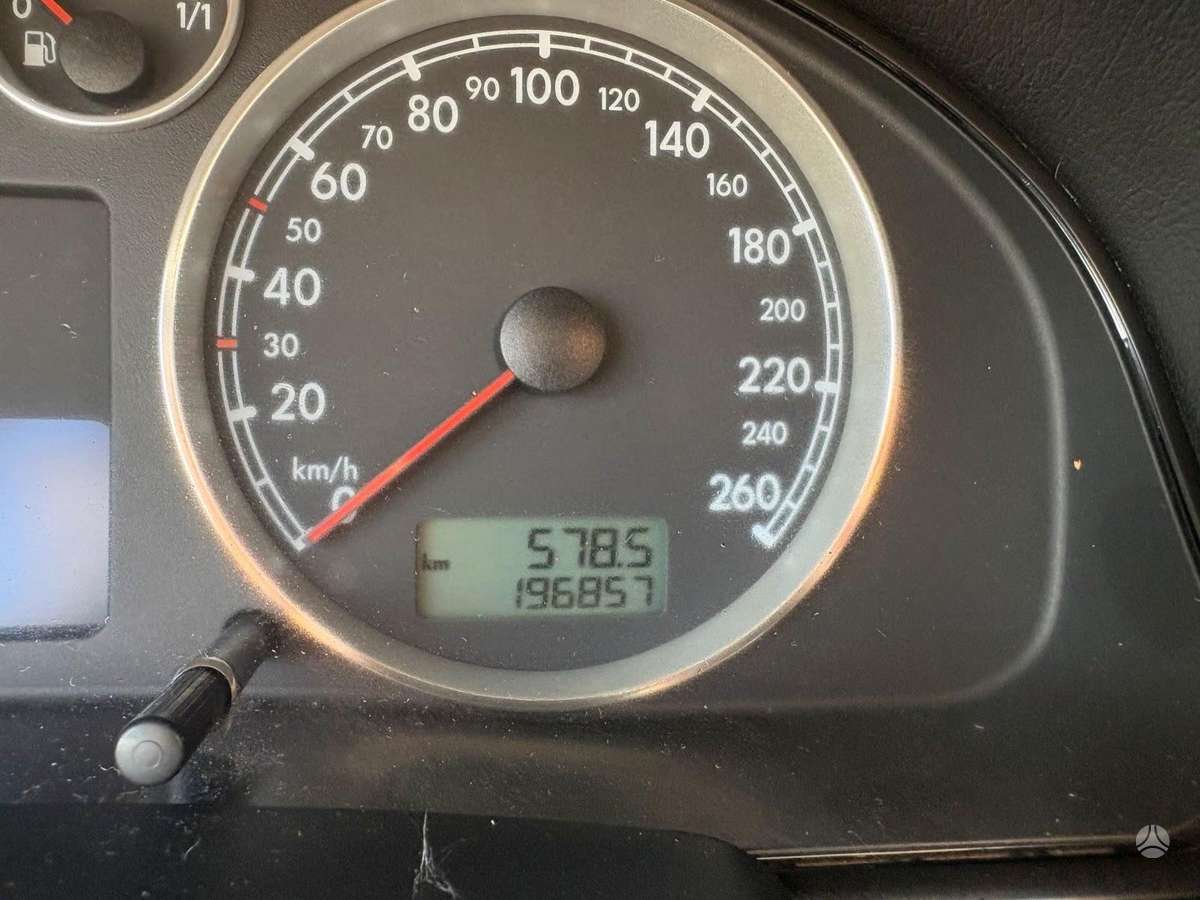 Volkswagen Passat по частям. Pigios dalys