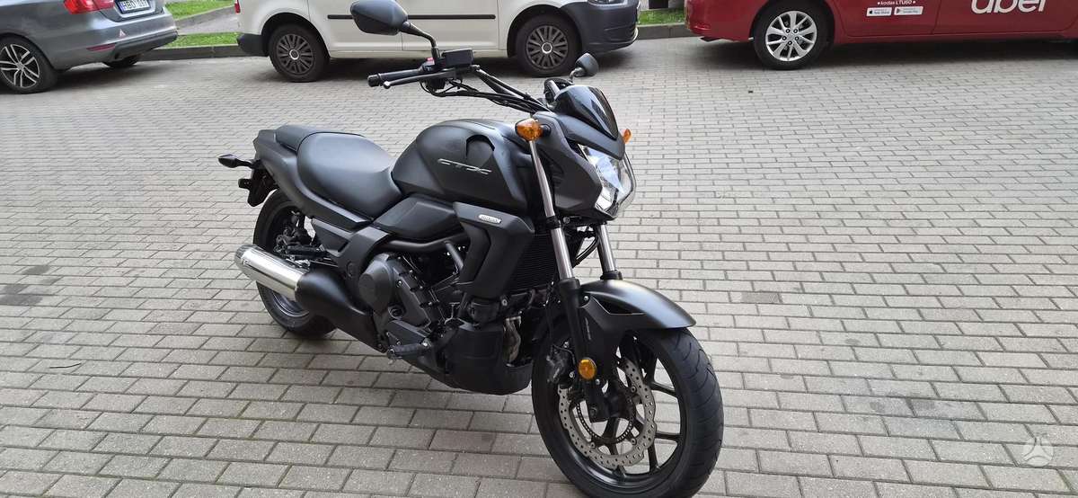 Honda CTX 700cc, street / classic