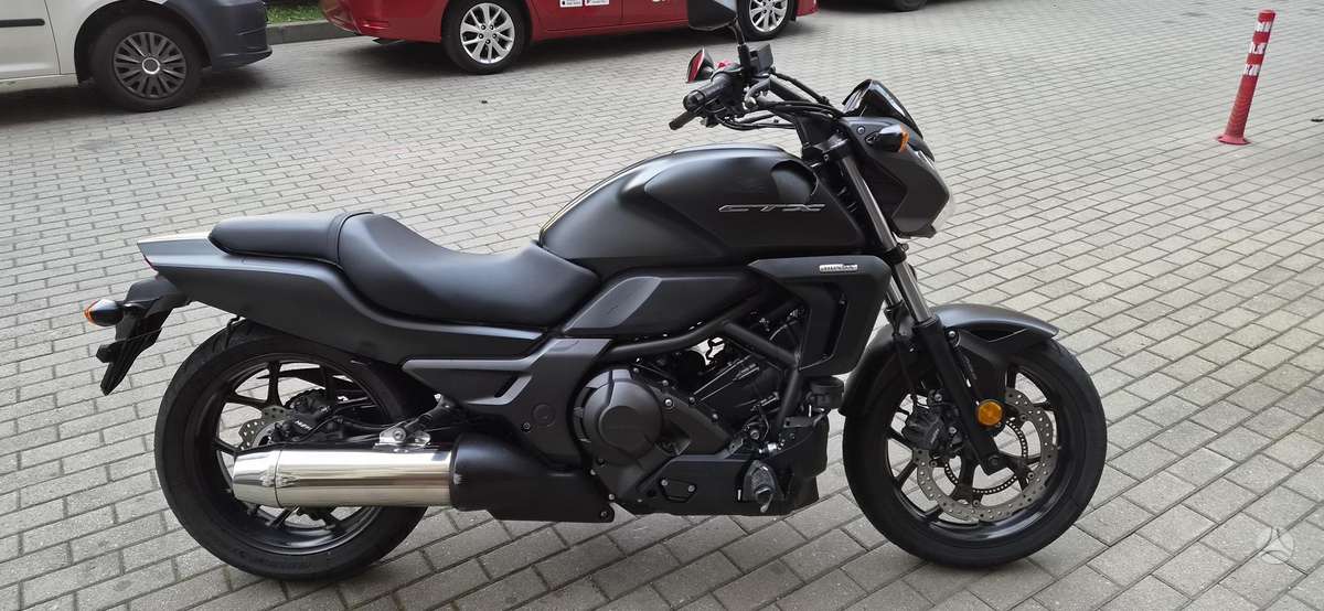 Honda CTX 700cc, street / classic