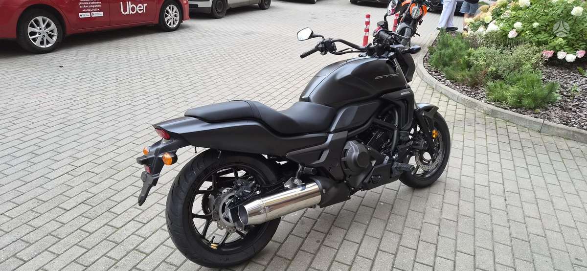Honda CTX 700cc, street / classic