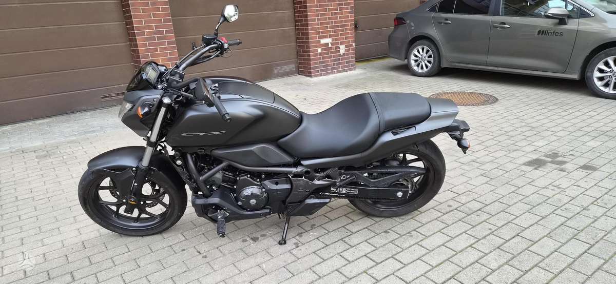 Honda CTX 700cc, street / classic