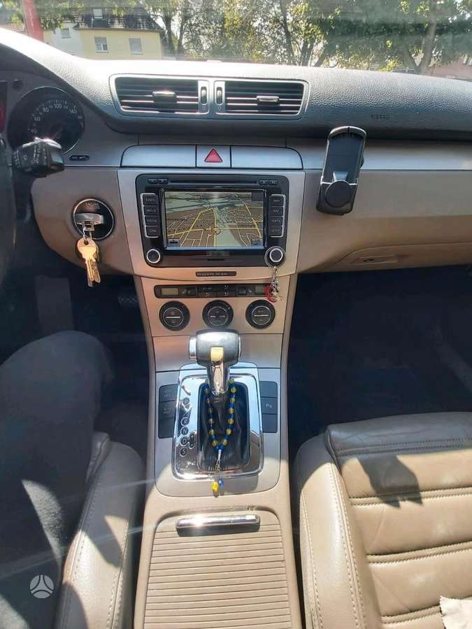 Volkswagen Passat dalimis