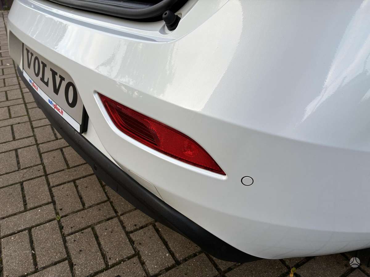 Volvo V40, 1.6 l., hatchback