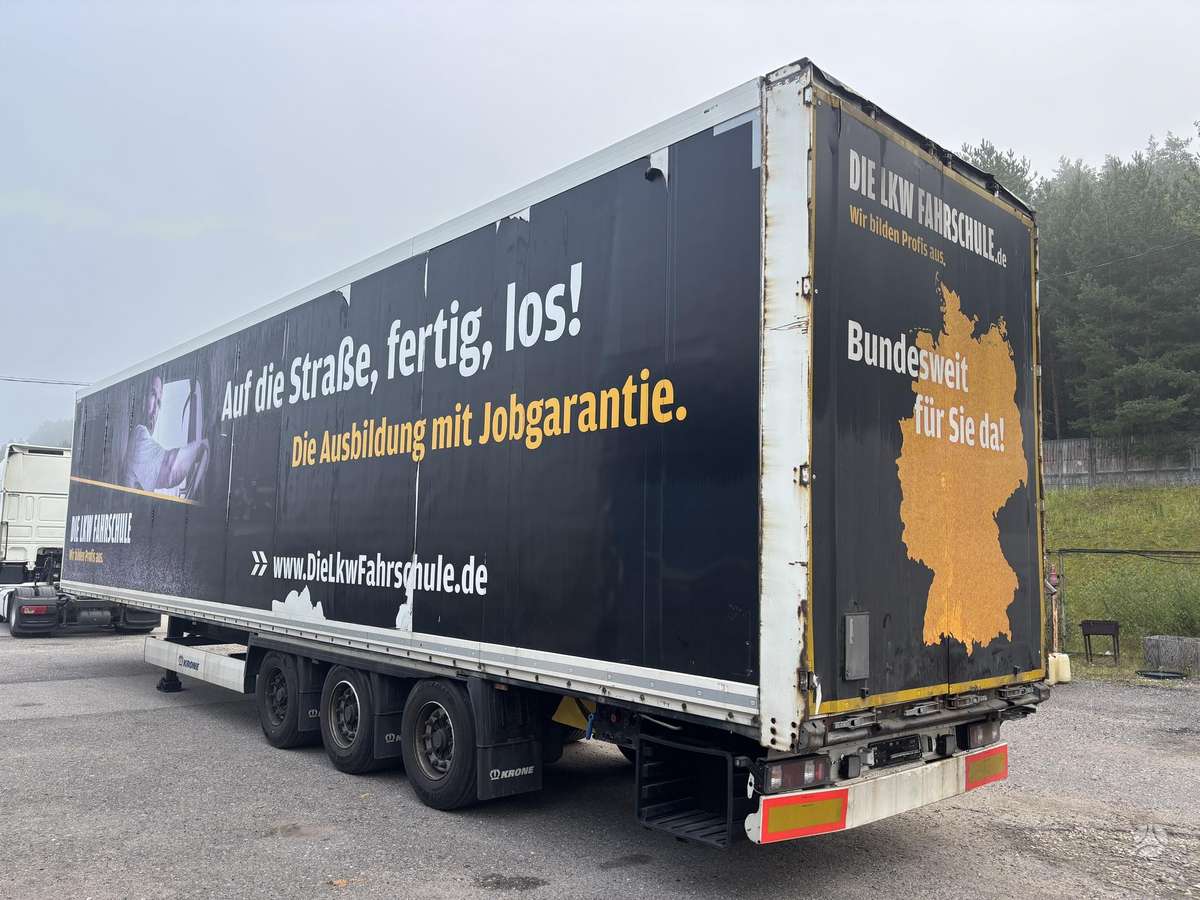 Krone MEGA iz Gremanii, kietašonės