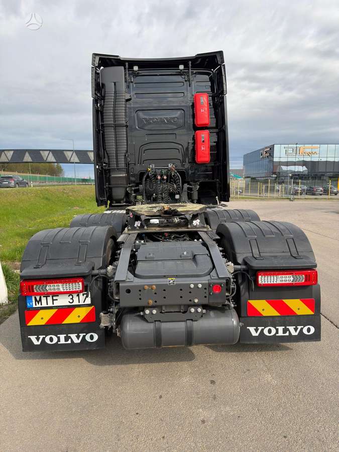 Volvo FH500, double sleeper