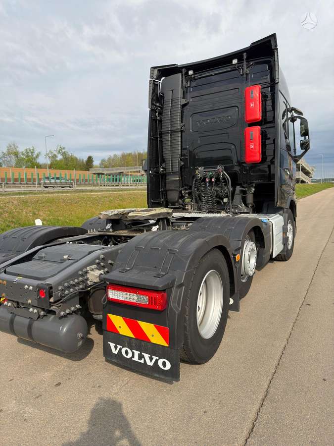 Volvo FH500, double sleeper