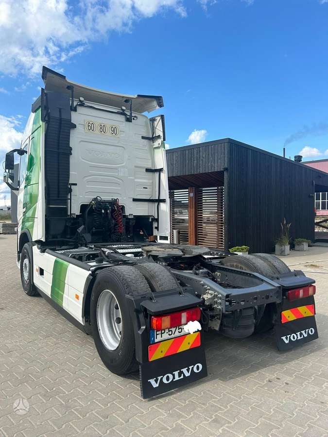 Volvo FH500 retarder, single sleeper