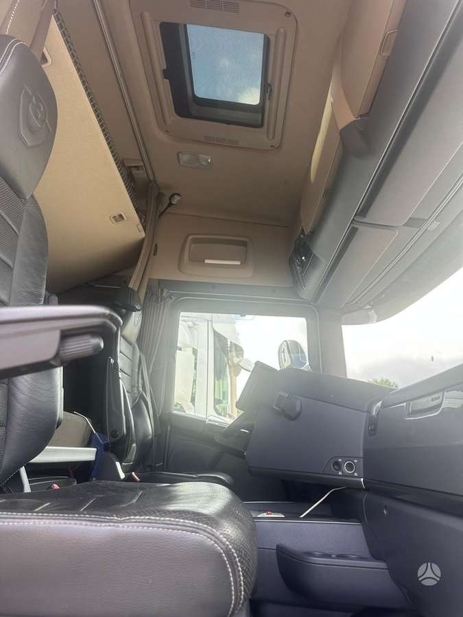 Volvo FH500 retarder, single sleeper