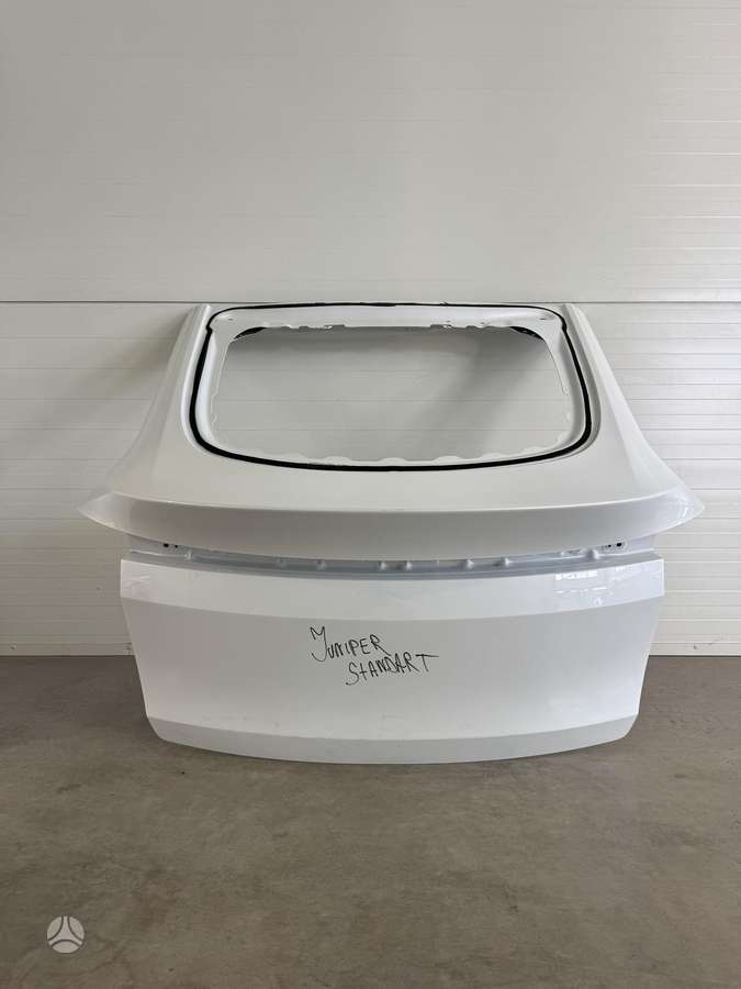 Tesla Model Y kėbulo dalys