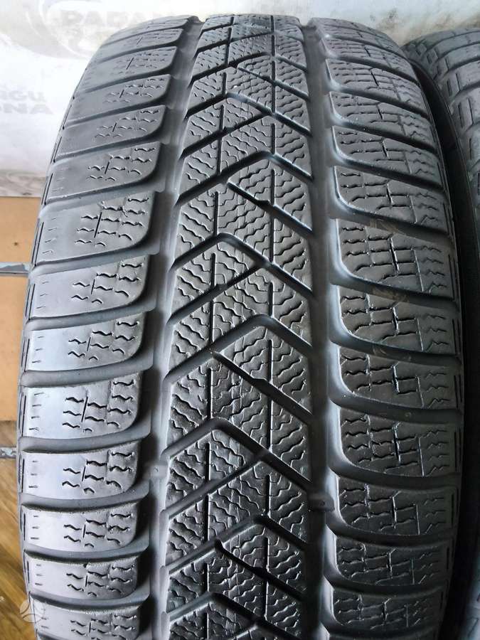 Pirelli Sotto Zero 3, winter 235/50 R18