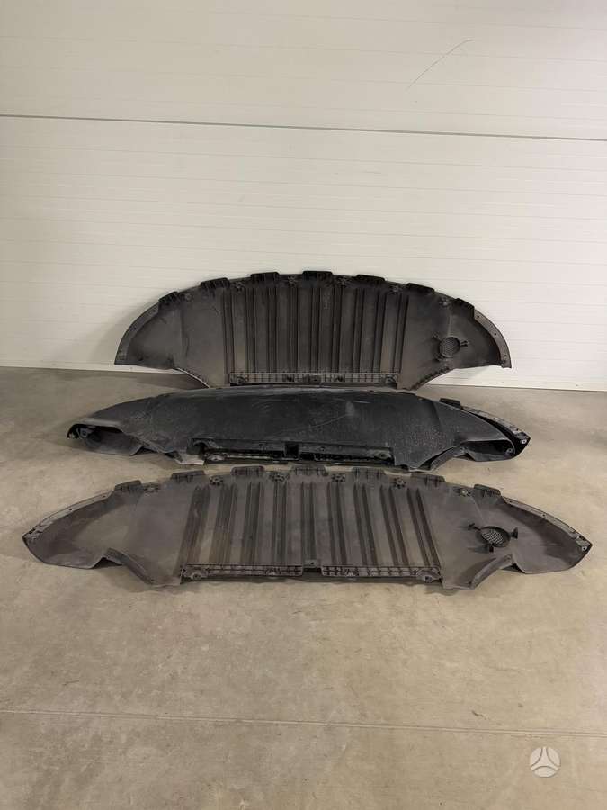 Tesla Model Y kėbulo dalys