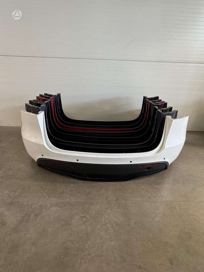 Tesla Model Y kėbulo dalys