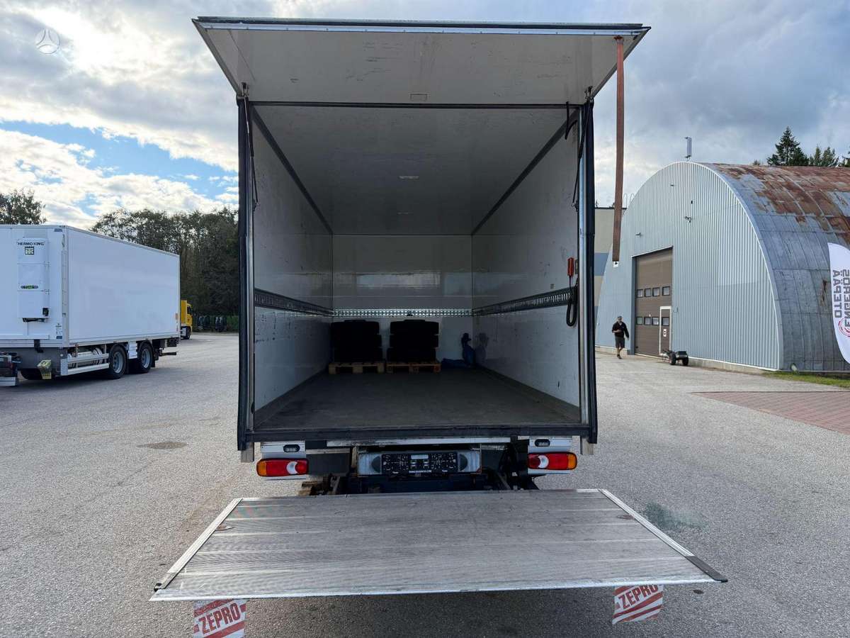 Renault D7.5, box trucks / box vans