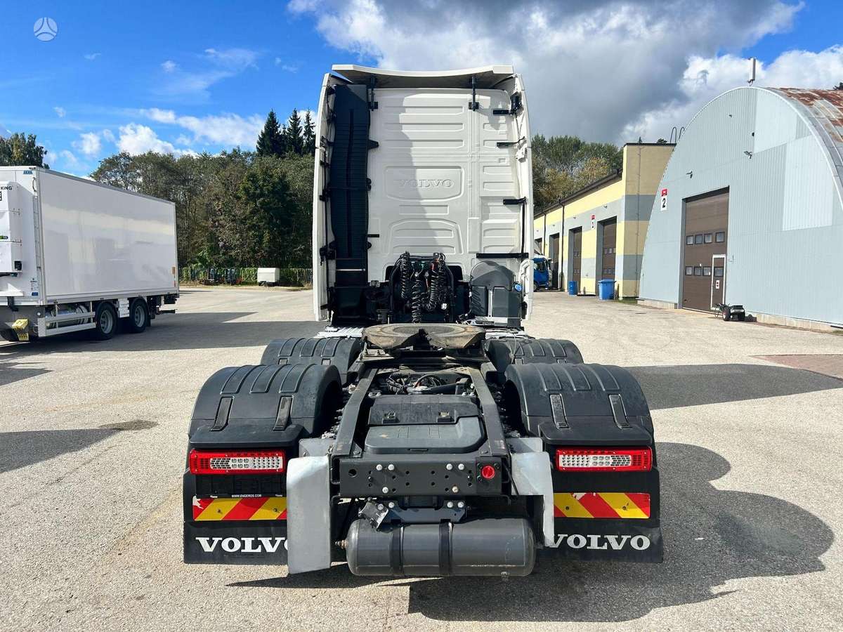 Volvo FH500, double sleeper