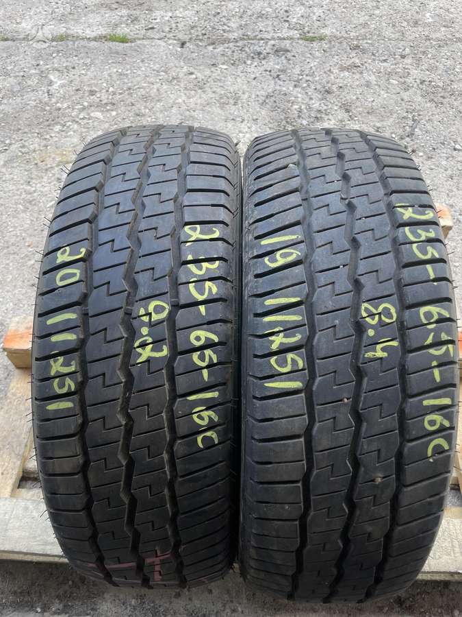 Imperial Transporter RF09, summer 235/65 R16