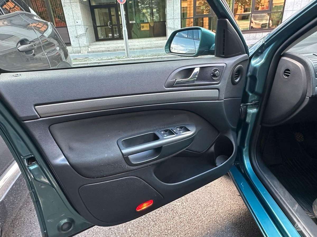 Skoda Octavia dalimis